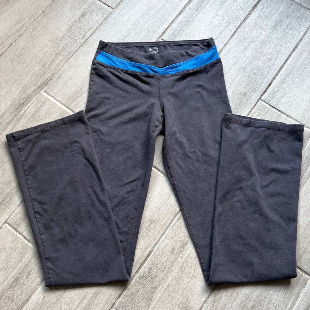 XS Tall workout pant in charcoal grey. GUC 31” long inseam